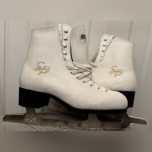 SP CCM VINTAGE White Figure Women Ice Skates with Gold Logo